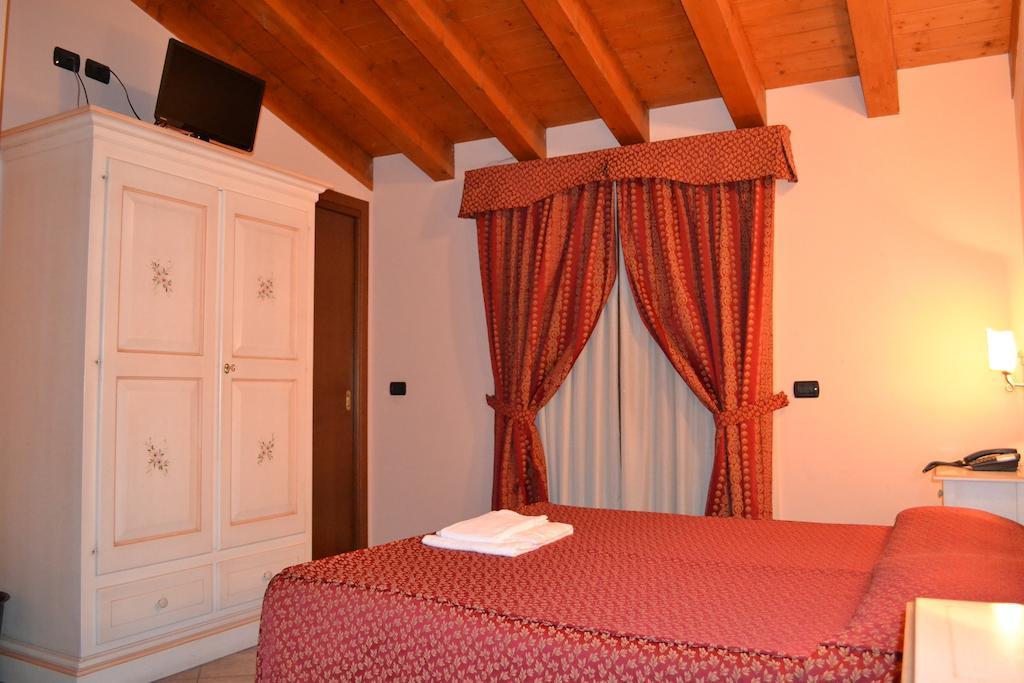Albergo La Piana Ghedi 部屋 写真